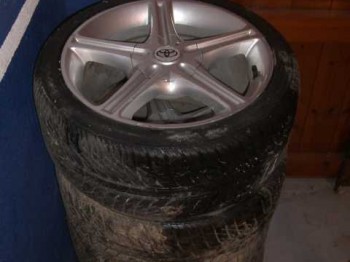 Llantas  aluminio para toyota o equivalente