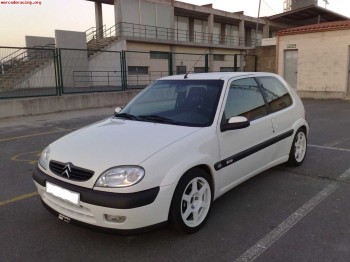 Vendo saxo 16v muy nuevo.