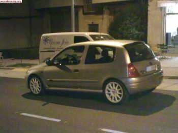 Se vende o se cambia clio sport y fzr600r