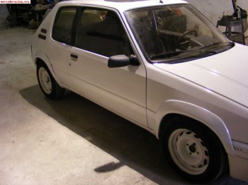 Vendo o cambio 205, escucho ofertas