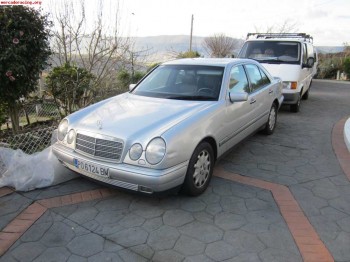 #vendo/cambio mercedes e300 turbodiesel 177cv  5000€#
