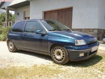 Vendo clio 16v muy curioso