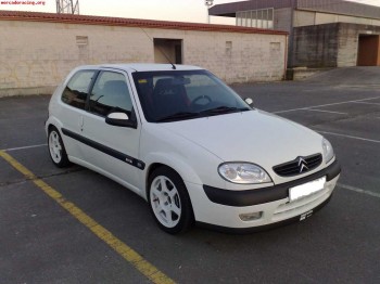 Vendo citroen saxo 16 blanco muy nuevo.