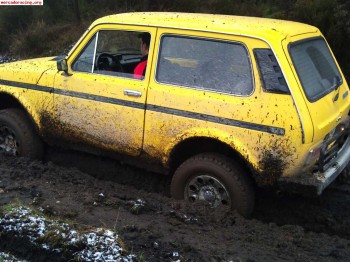 Se cambia o vende lada niva levantado