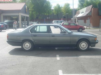 Se vende o cambia bmw 211cv