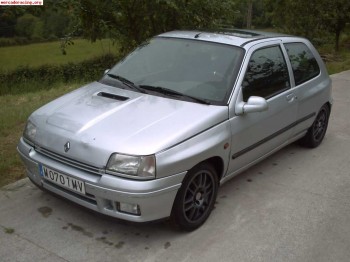 Clio 16v en 2300€