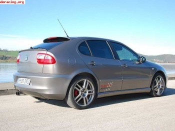 Seat leon fr tdi special edition  (10000 €) o se cambia por 