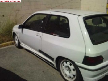 Renault clio 16v  urge la venta