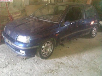 Clio 1.8 16v sin papeles