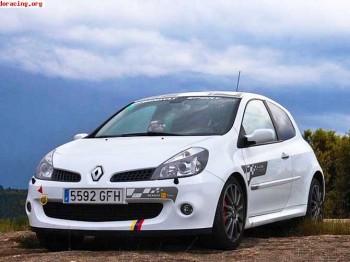 Se vende clio sport r27 blanco.