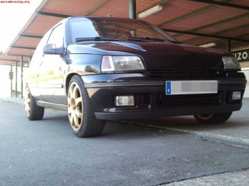Clio 1.8 16v coruña