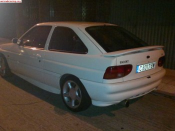 Ford escort 1.8 16v