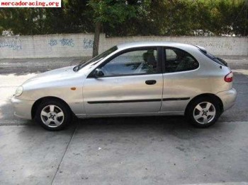 Daewoo lanos 1.6 año 2000,1.100 euros.