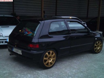 Clio 1.8 16v 2500 e urge venta