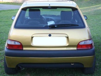 Se vende saxo 8v  2500€ negociables 