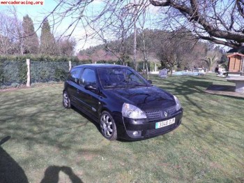 Clio sport 182 (con 3 biela tocada salio x un costado)