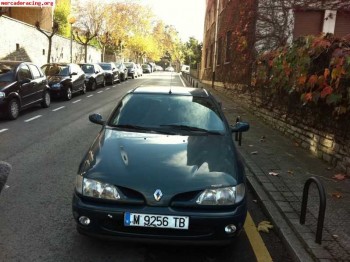 Megane 16 v  2000 euros