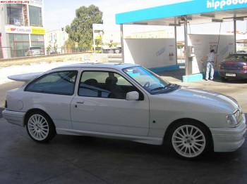 Ford sierra con estetica de cosworth