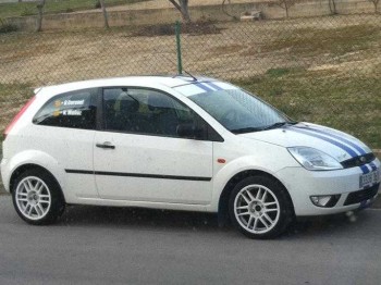 Vendo ford fiesta o cambio