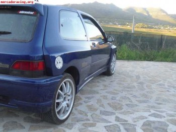 Busco un clio 1.8 16v en buen estado de chapa, interior y ca