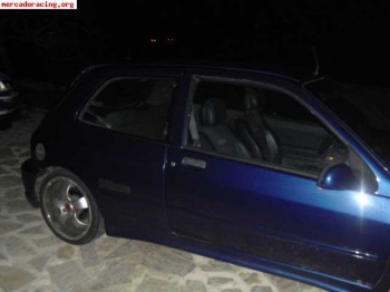 Clio 1.8 16v 3000€