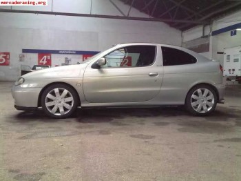 Se vende o cambia megane coupe