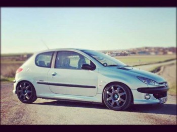 Vendo o cambio 206 gti impoluto y con muchos extras.