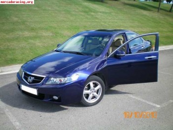 Se vende o se cambia honda accord de 2003