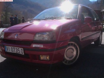 Se vende o cambia clio 16v