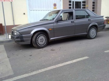 Alfa romeo 75 3. 0 