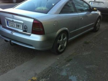 Se vende o se cambia opel astra coupe 2.0turbo