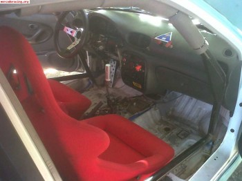 Coche de rallye por coche de calle..