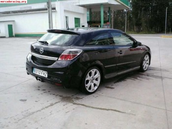 Se vende o cambia astra opc.
