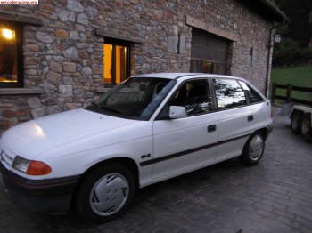 Se vende opel astra 600€
