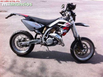Vendo/cambio gas gas sm 125 2 tiempos supermotard 2300€