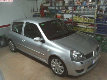 Renault clio sport team