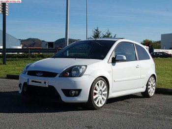 Fiesta st 2008 85.000km 6000€