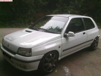 Vendo clio 16v.restaurado