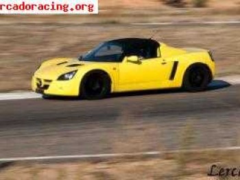 Opel speedster perfecto y hasta arriba. 14000 también cambio