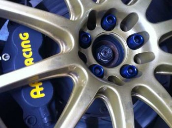 Subaru sti 330 cv a 7.300 rpm