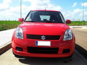 Vendo suzuki swift 1.3 finales 2007 29mil kms rojo 5 puertas
