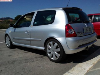 Renault clio sport team