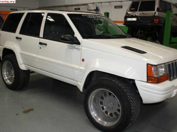 Se vende o se cambia jeep grand cherokee 5.2 supercharger! i