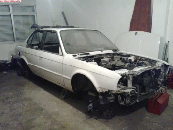 Se vende carroceriav e30 documentada 250 euros