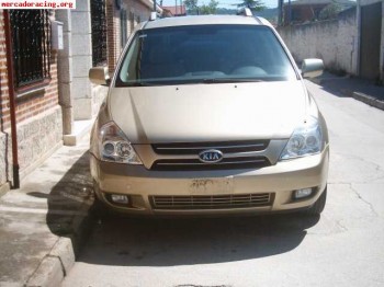 Se vende o cambia kia carnival ii