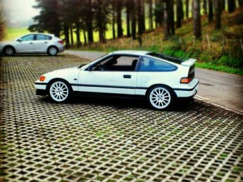 Honda crx 1.6-16v 130 cv.