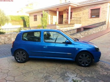 Vendo renault clio sport f1 team 2. 0 16v 182cv perfecto est