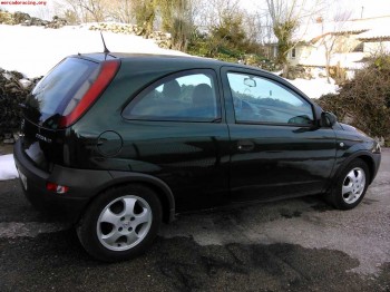 Opel corsa 1.2 16v, año 2002 1400€