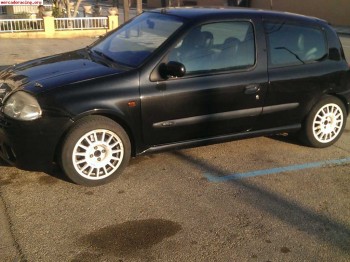 Clio sport 4000 €