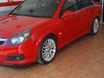 Se vende opel vectra gti 200 cv nuevo